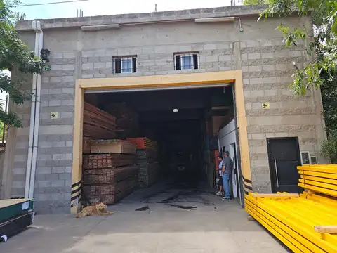 Depósito en venta - 3 Baños - 336.9mts2 - Moreno