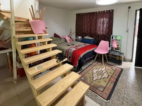 VENTA CASA A RECICLAR MERLO