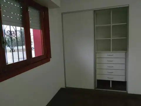 Depto Tipo Casa en Alquiler en Remedios de Escalada, $ 1.100.000