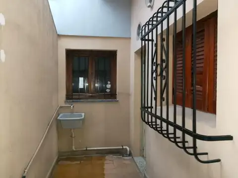 Depto Tipo Casa en Alquiler de 2 dormitorios