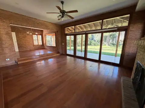 Casa en Venta en Loma Verde, USD 198.000