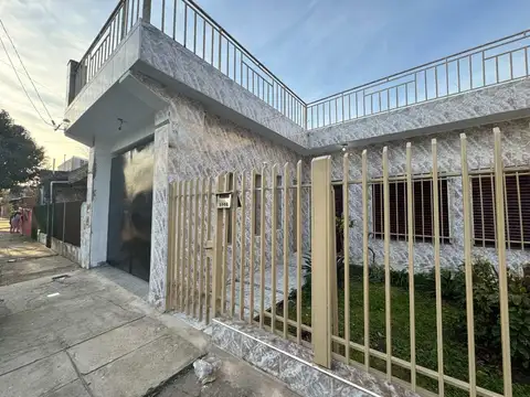 VENTA 2 CASAS MULTIFAMILIAR GARAGE PATIO CASANOVA