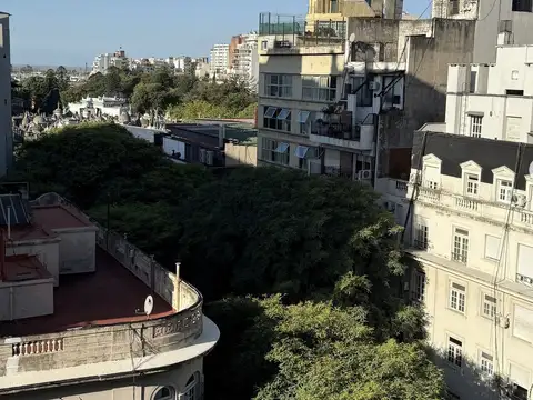 Recoleta. Vista al Río. 3 Dormitorios. Dependencia. Cochera. Piso alto. Todo luz y sol