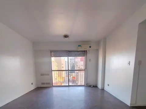 Depto 3 amb, 72 mtrs, piso 5, lateral con vista a la calle,  luminoso, frente al parque chacabuco!