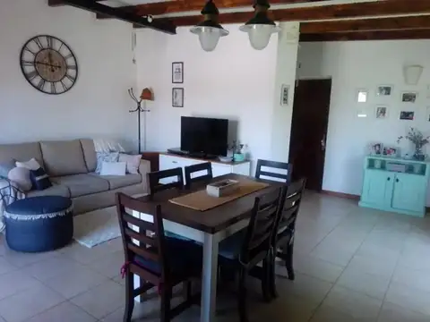 AV GENOVA 1200 CASA PLANTA ALTA 3 DORMITORIOS PATIO TERRAZA