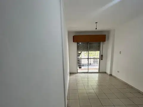 Alquiler departamento 1 dormitorio con balcón al frente