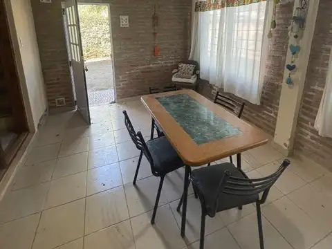 Casa 3 ambientes con 1 baño