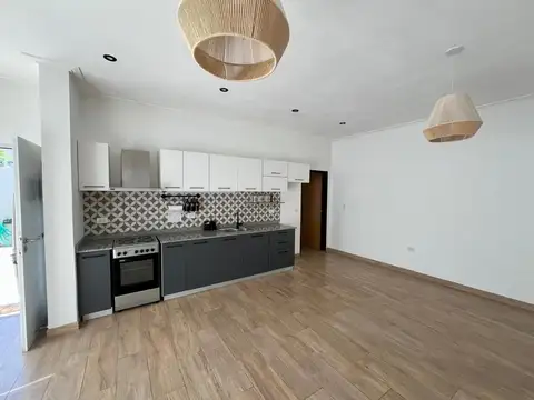 Depto Tipo Casa en Alquiler de 1 dormitorio