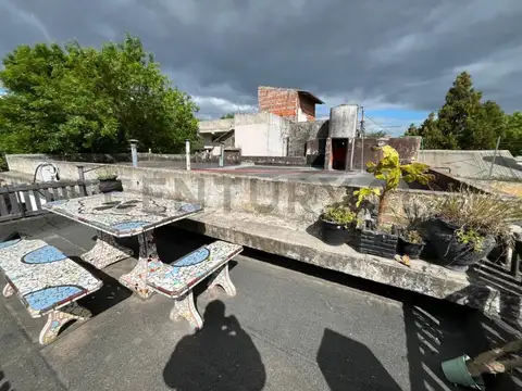 Casa 5 ambientes con 1 baño