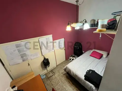VENTA DE CASA 5 AMBIENTES CON PATIO Y GARAJE EN MONTE GRANDE