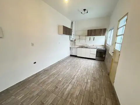 Depto Tipo Casa en Alquiler 50 años