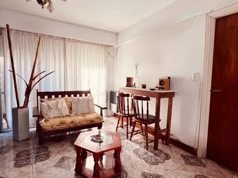 VENTA DEPTO 6 AMBIENTES CON JARDIN DE INVIERNO