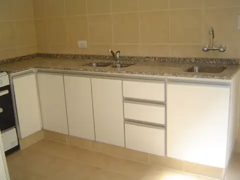 Depto Tipo Casa en Alquiler con 2 cocheras