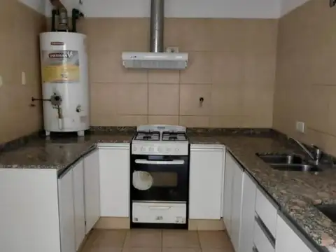 Depto Tipo Casa 6 ambientes con 1 baño