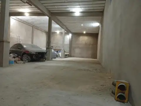 ALQUILER – GALPÓN/DEPÓSITO DE 240 M2 – 5 MTS DE ALTURA