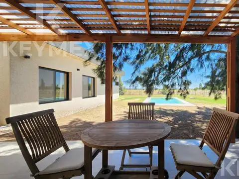 Casa en Alquiler en Area 60, USD 1.000