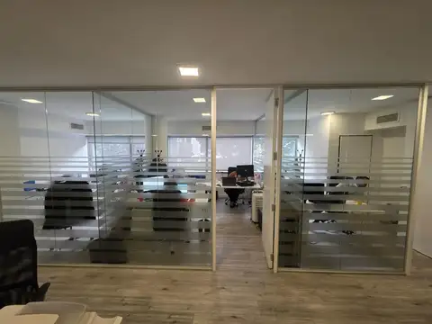 Oficina en Alquiler con 1 cochera