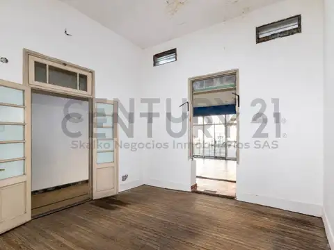 Local en Alquiler en Azcuenaga, $ 800.000