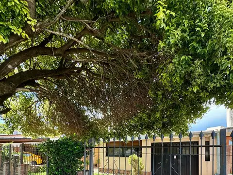 VENDO CASA 3 DORMITORIOS BARRIO ROSEDAL APTA CREDITO MIRA EL VIDEO.