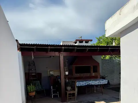 VENDO CASA 3 DORMITORIOS BARRIO ROSEDAL APTA CREDITO MIRA EL VIDEO.