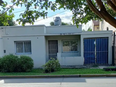 Casa en venta c/ cochera en Belén de Escobar