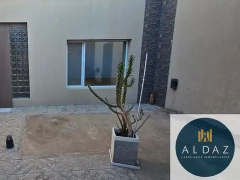 Casa en venta de 2 dormitorios c/ cochera en Punta Alta