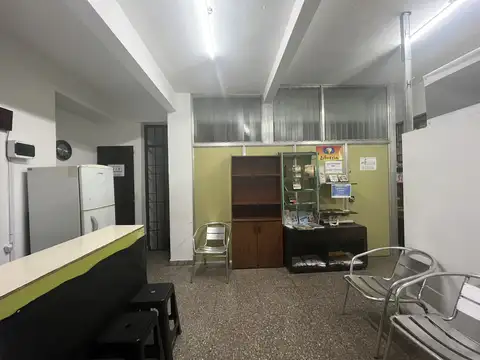 Oficina 4 ambientes con 1 baño