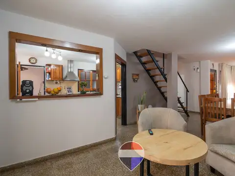 VENTA GRAN CASA EN Bº LOS PLATANOS C/PATIO PILETA