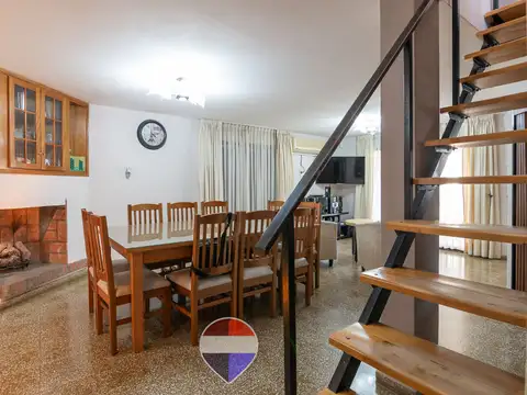 Casa 6 ambientes con 2 baños