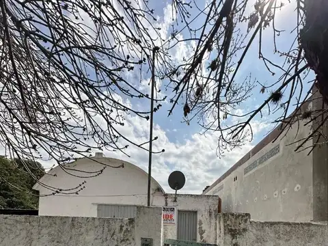 Casa 2 ambientes con 1 baño