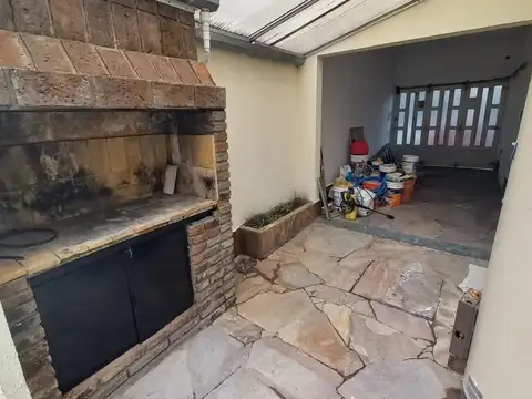 Casa 4 ambientes con 1 baño