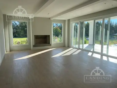 Casa en Venta en Albanueva, USD 1.750.000