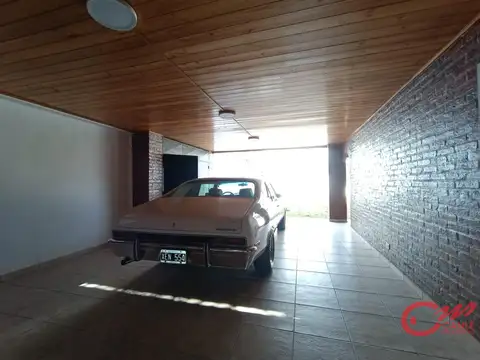 Casa en alquiler Escobar, 4 dormitorios