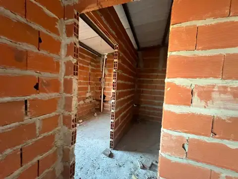 Casa 4 ambientes con 2 baños