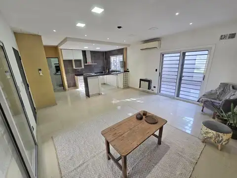 Casa en Venta en Villa Santos Tesei, USD 140.000