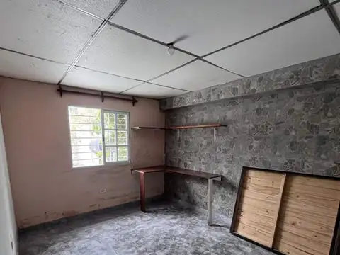 Casa 5 ambientes con 1 baño