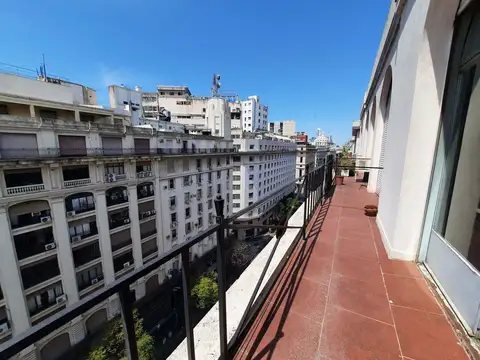 Venta Oficina Super luminosa Centro Estudio Piso 9