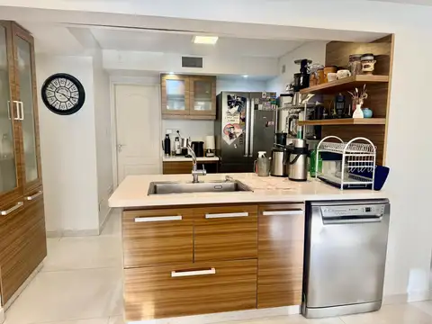Casa 6 ambientes con 3 baños
