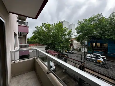 En Venta 2 Ambientes Con Cochera Apto Credito 1A