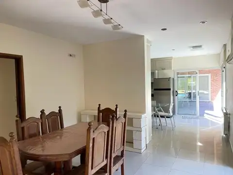 Casa 4 ambientes con 3 baños
