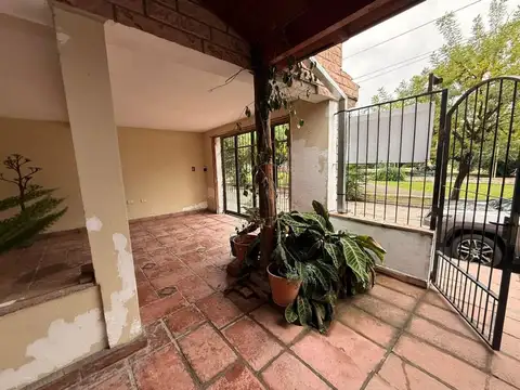 Parque Belgrano. Zona Norte. Diaguitas. Mza 2. Casa 100