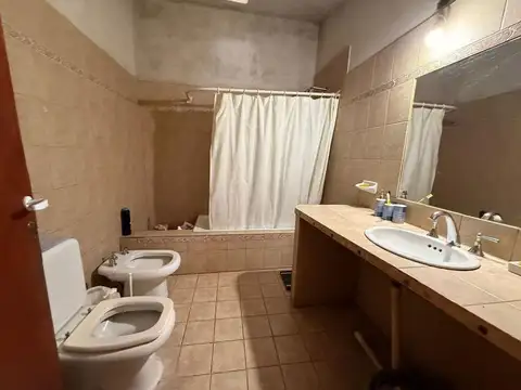 CASA VENTA B° PARQUE BELGRANO ZONA NORTE 5 DORM