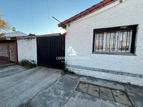 Casa en venta con pileta. Boulogne. San Isidro. 100