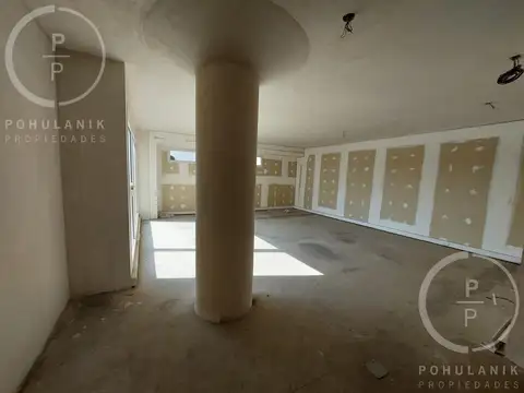 Oficina en Alquiler con 1 cochera