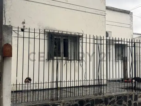 CASA A RECICLAR EN VENTA