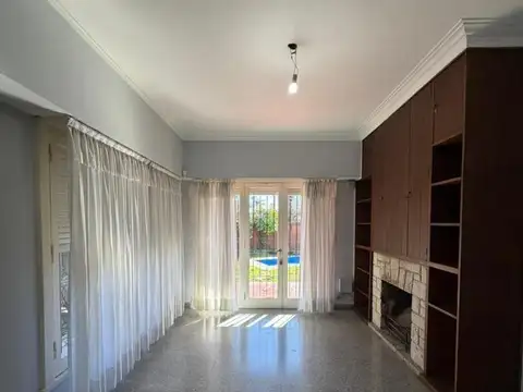 Casa en Alquiler con 1 cochera
