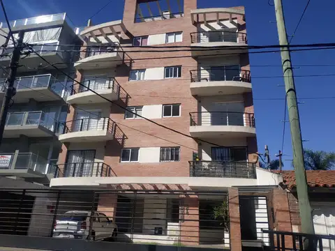 En Palomar Departamento de 2 Ambientes 4to Piso Frente con o Sin Cochera F: 6939