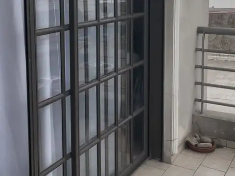 Venta de Dpto  3 Ámb. - Escucha oferta  permuta