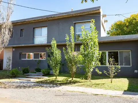 CASA 3 DORMI C/PILETA VENDE/FINANCIA LOGARITMO