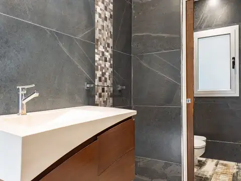 CASA 3 DORMI C/PILETA VENDE/FINANCIA LOGARITMO